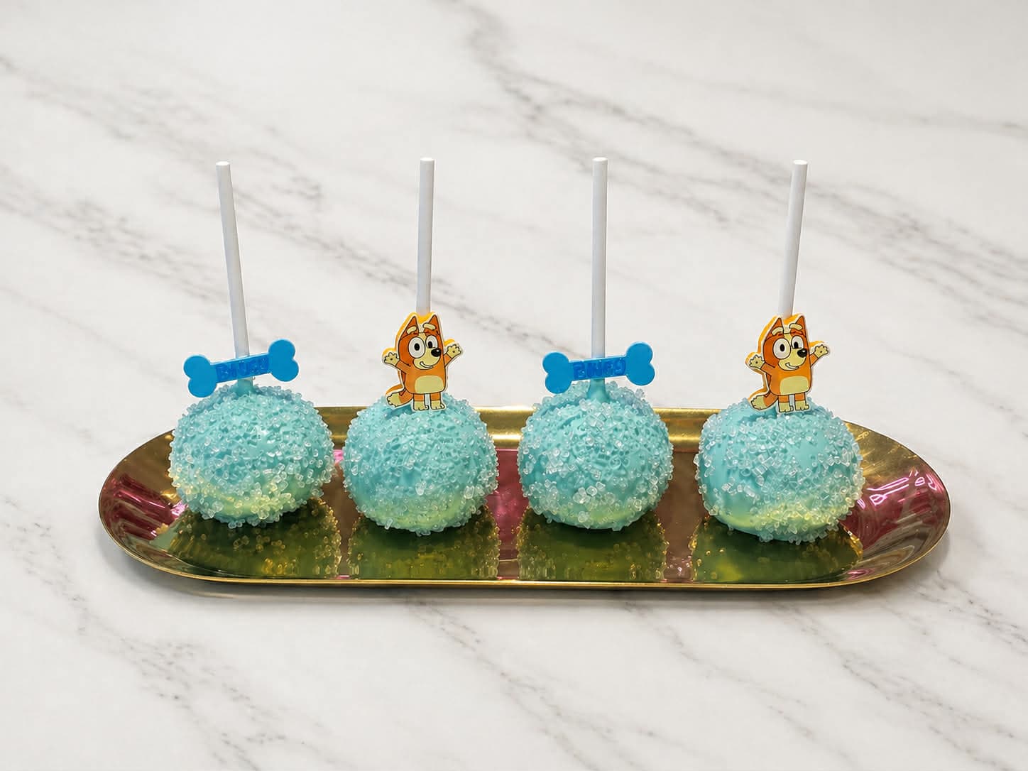 Pop cakes sur bâton décorés