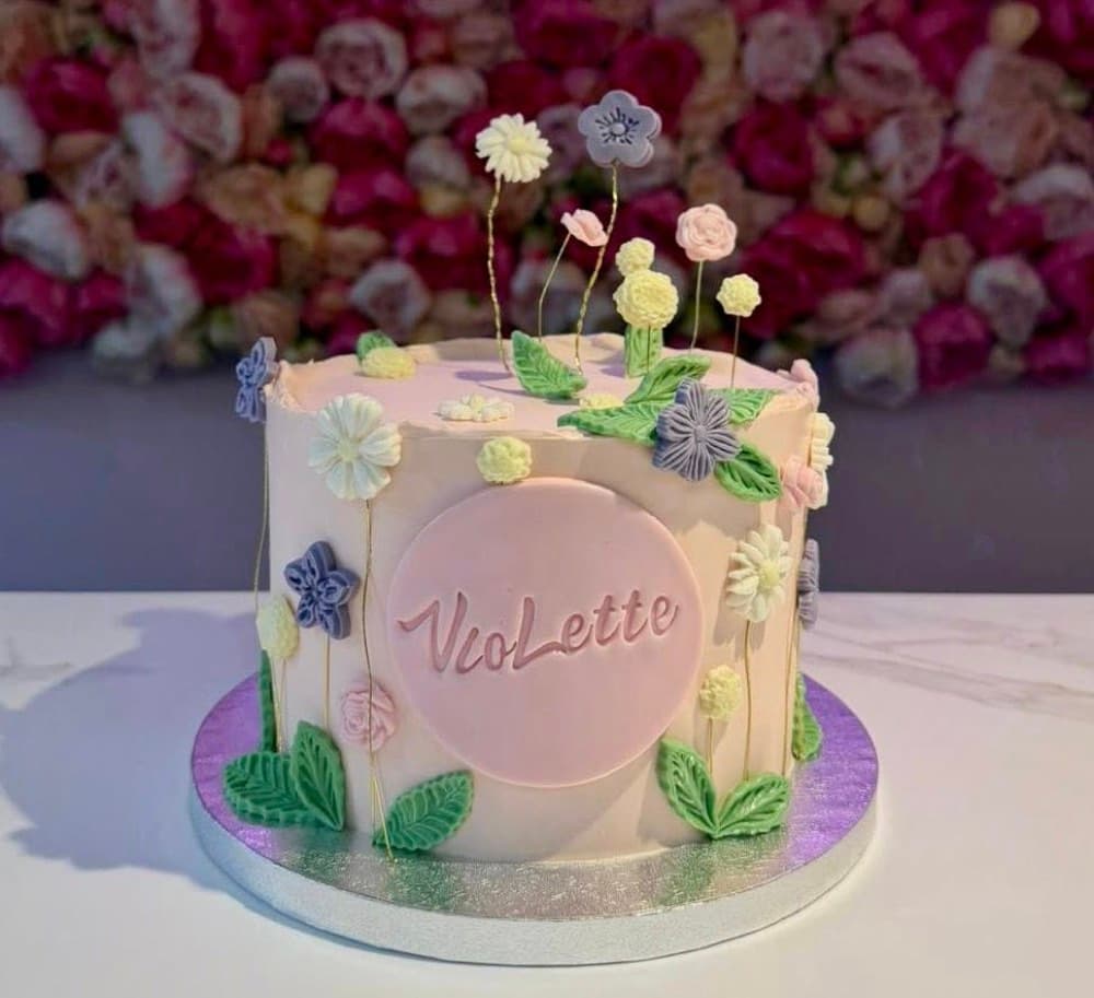 Cake design — gâteau personnalisé en pâte à sucre